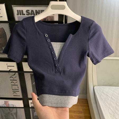 BY12889# 莫代尔面料假两件V领短款上衣 服裝批發女裝批發服飾貨源