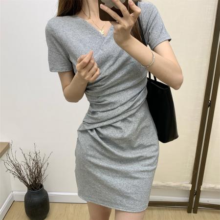 BY13043# 轻熟风交叉褶皱连衣裙女修身显身材高级感日常出街百搭一步裙 服裝批發女裝批發服飾貨源