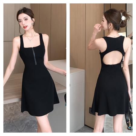 BY13058# 纯欲扭扭条黑色辣妹连衣裙赫本风收腰显瘦露背小黑裙 服裝批發女裝批發服飾貨源