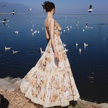 BY13069# 度假风V领收腰显瘦蕾丝油画印花吊带连衣裙长裙 服裝批發女裝批發服飾貨源