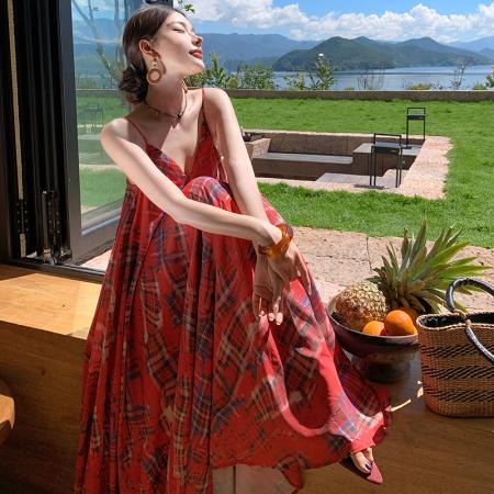 BY13088# 法式复古格纹吊带连衣裙设计感小众不规则下摆辣妹长裙夏 服裝批發女裝批發服飾貨源