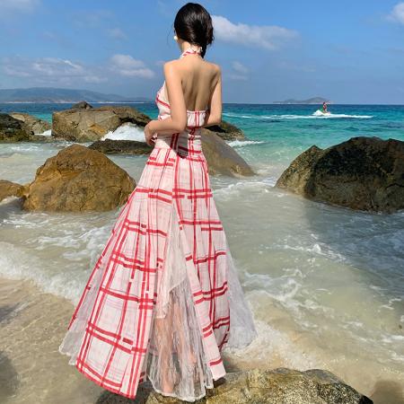 BY13090# 挂脖吊带连衣裙夏季新款大摆红白格纹长裙 服裝批發女裝批發服飾貨源