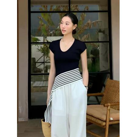 BY13115# 法式v领短袖针织衫女夏季新款黑白撞色不规则小飞袖条纹上衣 服裝批發女裝批發服飾貨源