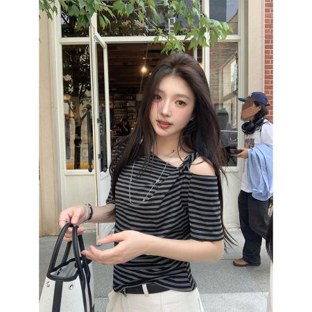 BY13123# 露肩短袖t恤女夏季新款辣妹气质修身百搭复古黑条纹显瘦上衣 服裝批發女裝批發服飾貨源