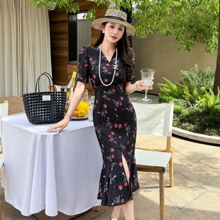 BY13143# 夏碎花V领中长包臀鱼尾气质开叉连衣裙 服裝批發女裝批發服飾貨源