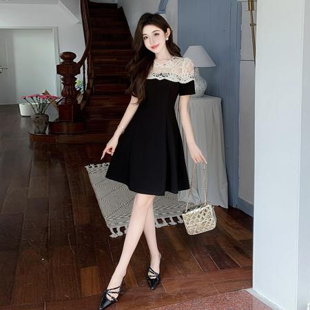 BY13153# 蕾丝拼接修身法式气质名媛风小黑裙洋气遮肚显瘦连衣裙 服裝批發女裝批發服飾貨源