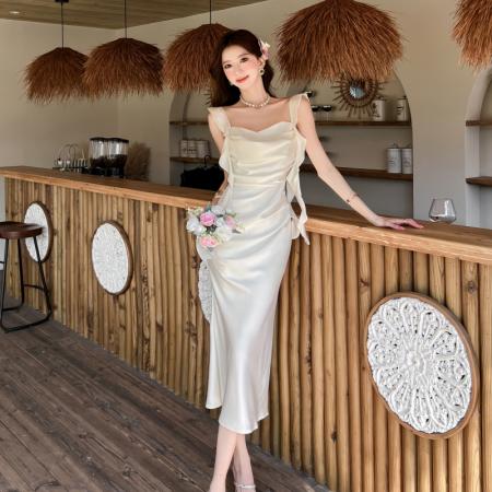 BY13166# 设计感小众氛围感缎面连衣裙女夏季新款收腰显瘦吊带裙 服裝批發女裝批發服飾貨源