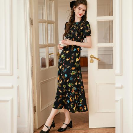 BY13179# 布料柔软有垂感夏季新款时尚微弹圆领印花伞摆女式连衣裙 服裝批發女裝批發服飾貨源