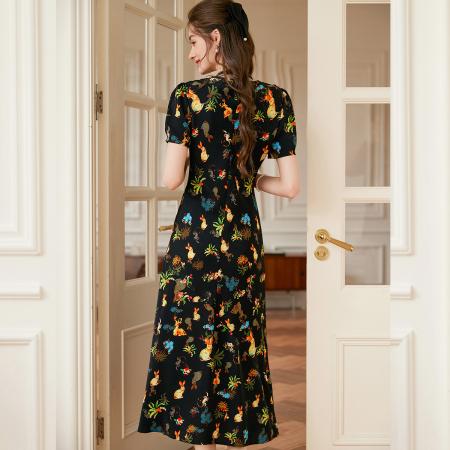 BY13179# 布料柔软有垂感夏季新款时尚微弹圆领印花伞摆女式连衣裙 服裝批發女裝批發服飾貨源