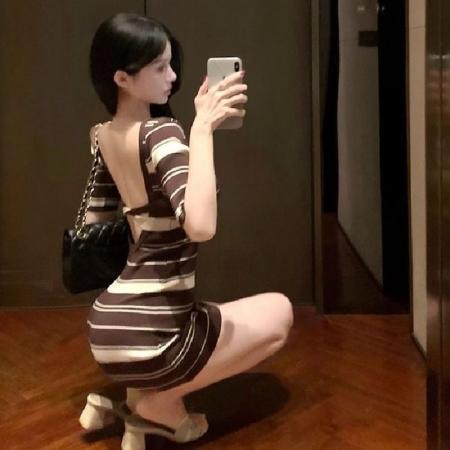 BY13195# 露背v领短袖连衣裙女夏季修身针织裙子辣妹收腰包臀短裙 服裝批發女裝批發服飾貨源