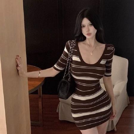 BY13195# 露背v领短袖连衣裙女夏季修身针织裙子辣妹收腰包臀短裙 服裝批發女裝批發服飾貨源