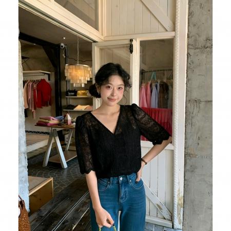 BY13221# 镂空蕾丝衫女薄款设计感洋气上衣修身V领打底衫 服裝批發女裝批發服飾貨源