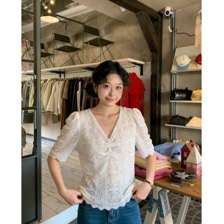 BY13221# 镂空蕾丝衫女薄款设计感洋气上衣修身V领打底衫 服裝批發女裝批發服飾貨源