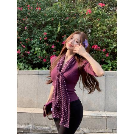 BY13231# 显瘦中袖V领正肩修身针织上衣+长款薄款简约波点丝巾 服裝批發女裝批發服飾貨源