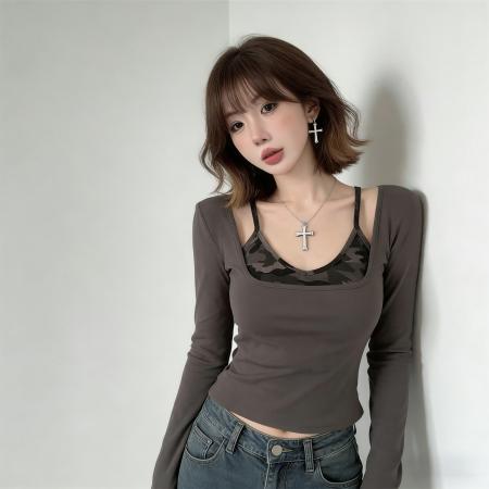 BY13341# 早春带胸垫假两件镂空拼接迷彩t恤打底辣妹挂脖吊带短款上衣 服裝批發女裝批發服飾貨源