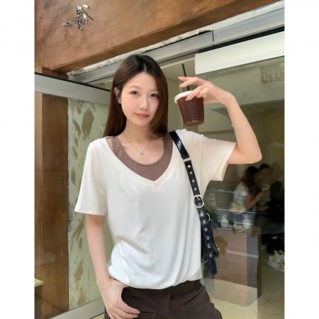 BY13345# 夏装新款胖mm大码女撞色假两件镂空短袖T恤设计感V领上衣 服裝批發女裝批發服飾貨源