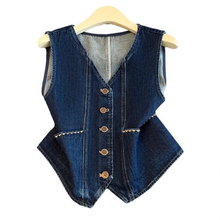 BY13358# 复古贝壳绣牛仔马甲背心女春季新款叠穿坎肩短外套上衣 服裝批發女裝批發服飾貨源