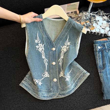 BY13359# 春夏新款重工刺绣花朵牛仔马甲女宽松无袖背心外套上衣潮 服裝批發女裝批發服飾貨源