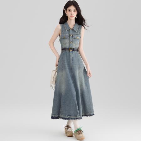 BY13365# 港风复古挂脖牛仔连衣裙女夏季独特气质露肩无袖长裙子显瘦 服裝批發女裝批發服飾貨源