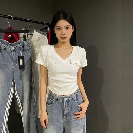 BY13380# 夏韩版设计感辣妹短款显瘦百搭带垫肩短袖V领T恤上衣女 服裝批發女裝批發服飾貨源