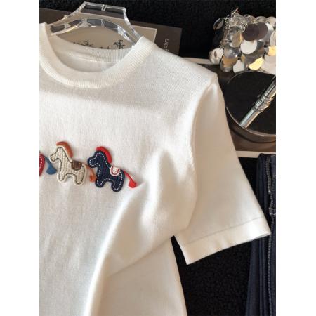 BY13394# 韩版气质马年小马刺绣短袖T恤女夏季新款针织宽松打底衫上衣 服裝批發女裝批發服飾貨源