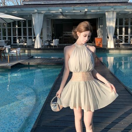 BY13398# kubiliv海蓝碎珀重工挂脖挖肩纯欲氛围感手工钉珠收腰连衣裙 服裝批發女裝批發服飾貨源