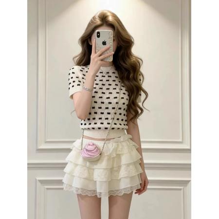 BY13406# 夏季纯欲甜辣妹白色针织短袖t恤女设计感小众巨好看修身正肩上衣 服裝批發女裝批發服飾貨源