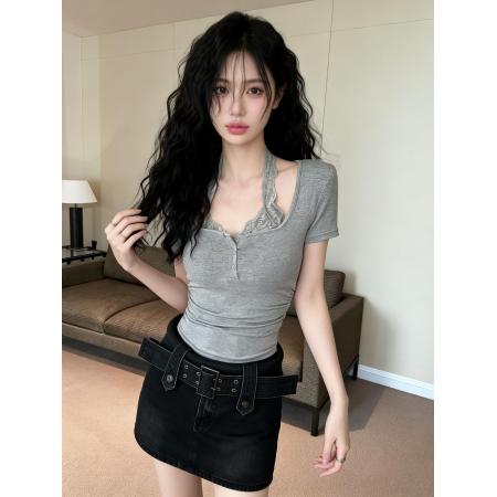 BY13471# 夏装辣妹挂脖蕾丝花边胸前扣子设计收腰气质正肩打底衫女 服裝批發女裝批發服飾貨源