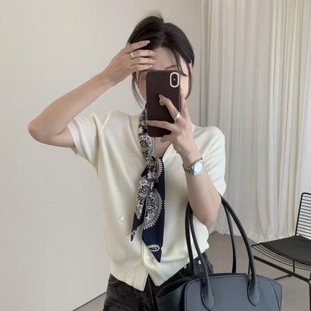 BY13473# 高端早秋新款V领单排扣开衫短袖针织衫女上衣送丝巾 服裝批發女裝批發服飾貨源