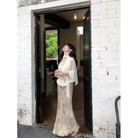 法式氛围感蕾丝拼接灯笼袖假两件衬衣+高腰包臀鱼尾裙  服裝批發女裝批發服飾貨源