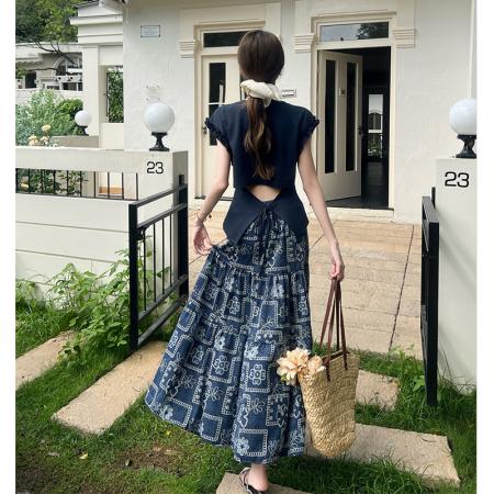 不规则下摆T恤木耳边后镂空系带上衣碎花大摆半身裙套装  服裝批發女裝批發服飾貨源