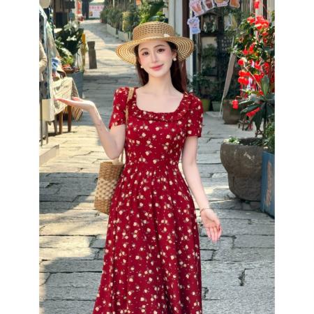 BY13693# 李李家盛夏热恋法式度假风红色方领碎花连衣裙  服裝批發女裝批發服飾貨源