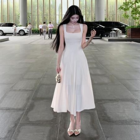 BY13726# 法式高级感白色方领吊带连衣裙子女夏季新款气质收腰显瘦长裙  服裝批發女裝批發服飾貨源