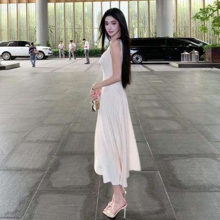 BY13726# 法式高级感白色方领吊带连衣裙子女夏季新款气质收腰显瘦长裙  服裝批發女裝批發服飾貨源