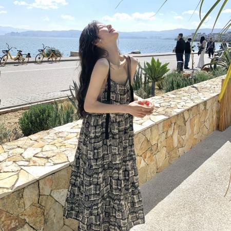 BY13785# 法式浪漫度假风吊带连衣裙女夏季新款设计感超火宽松气质长裙  服裝批發女裝批發服飾貨源