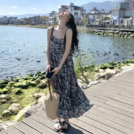 BY13785# 法式浪漫度假风吊带连衣裙女夏季新款设计感超火宽松气质长裙  服裝批發女裝批發服飾貨源