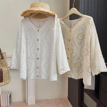 BY13802# 大码女装法式蕾丝镂空刺绣V领百搭衬衫夏季新款显瘦防晒上衣  服裝批發女裝批發服飾貨源
