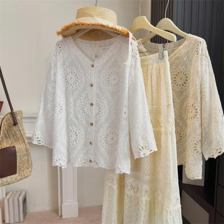 BY13802# 大码女装法式蕾丝镂空刺绣V领百搭衬衫夏季新款显瘦防晒上衣  服裝批發女裝批發服飾貨源