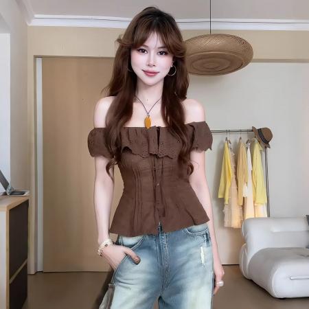 BY13817# 法式小资小飞袖上衣女夏季超好看无袖小衫一字肩蕾丝拼接咖色衬衫  服裝批發女裝批發服飾貨源