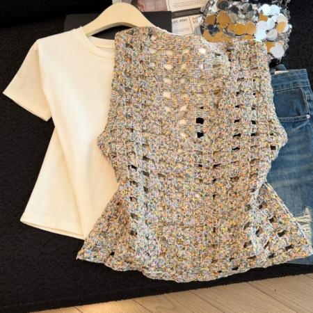 BY13850# 夏季新款圆领短袖T恤钩花镂空背心两件套洋气减龄套装女  服裝批發女裝批發服飾貨源