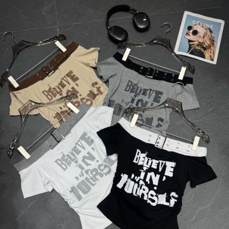 BY13863# 美式复古纯欲辣妹字母印花斜肩短袖T恤女春夏新款独特气质ins上衣  服裝批發女裝批發服飾貨源