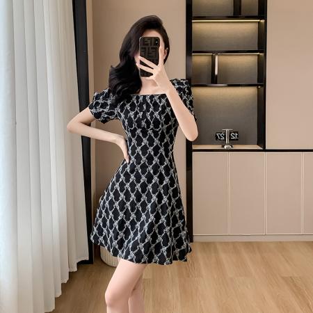 BY13895# 夏装新款法式方领绣花小个子A字连衣裙收腰显瘦短袖裙子  服裝批發女裝批發服飾貨源