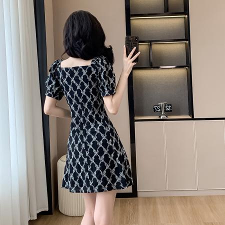 BY13895# 夏装新款法式方领绣花小个子A字连衣裙收腰显瘦短袖裙子  服裝批發女裝批發服飾貨源