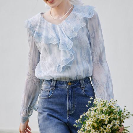 BY13924# 法式荷叶边v领衬衫女春季新款蕾丝正肩蓝色豹纹印花小衫  服裝批發女裝批發服飾貨源