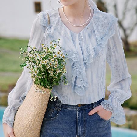 BY13924# 法式荷叶边v领衬衫女春季新款蕾丝正肩蓝色豹纹印花小衫  服裝批發女裝批發服飾貨源