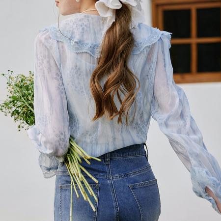 BY13924# 法式荷叶边v领衬衫女春季新款蕾丝正肩蓝色豹纹印花小衫  服裝批發女裝批發服飾貨源