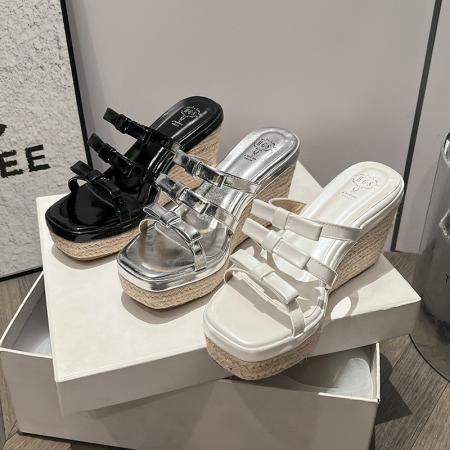 X-33072# 坡跟拖鞋女外穿新款增高蝴蝶结超火银拖法式松糕底罗马凉拖鞋 鞋子批发女鞋批发凉鞋货源