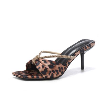 X-33083# 豹纹绸缎水钻一字带凉鞋女夏季新款蝴蝶结露趾外穿高跟凉拖鞋 鞋子批发女鞋批发凉鞋货源