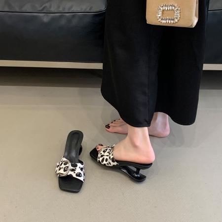 X-33101# 韩式一字拖女夏外穿增高露趾异型跟皮带扣凉拖鞋新款配裙子鞋 鞋子批发女鞋批发凉鞋货源