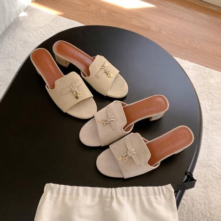 X-33121#增高6.5cm松弛老钱风流苏锁扣一字带粗跟凉拖 鞋子批发女鞋批发凉鞋货源